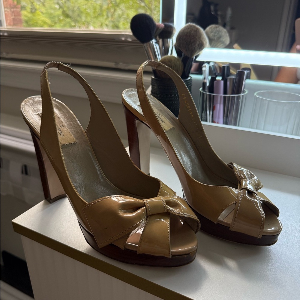 Valentino Tan & Wood 5” Slingback Heels